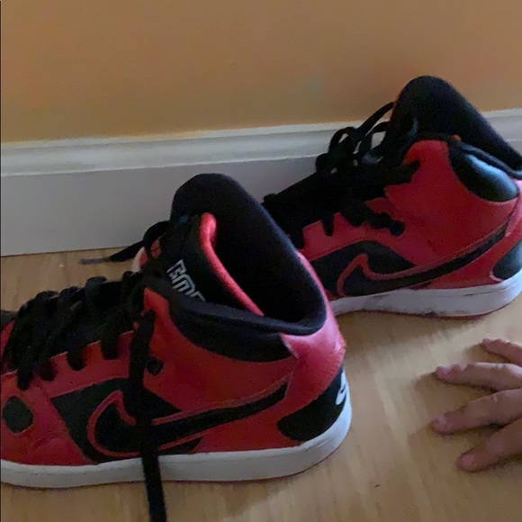 Air Force one Nike’s - Picture 3 of 3